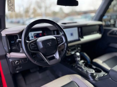 Used 2021 Ford Bronco Wildtrak image 13