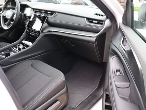 New 2026 Jeep Grand Cherokee Laredo AWD/4WD image 39