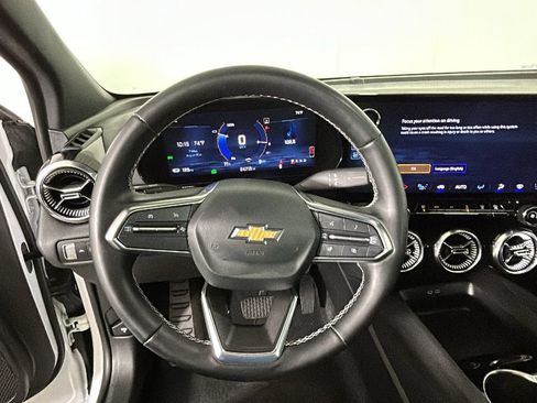 Used 2024 Chevrolet Blazer EV LT AWD/4WD image 15