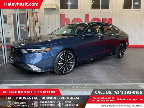 Used 2025 Honda Accord Touring image 1