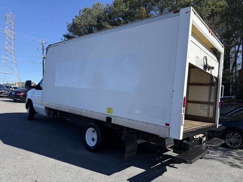 Used 2017 Ford E-350 and Econoline 350 Super Duty image 6