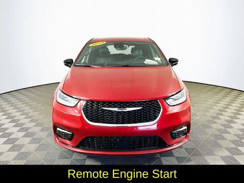 Used 2025 Chrysler Pacifica Select FWD image 4
