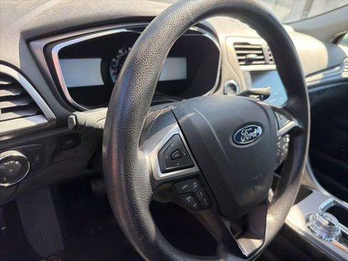 Used 2020 Ford Fusion SE FWD image 24