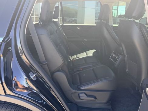 Used 2023 Lincoln Aviator AWD image 16