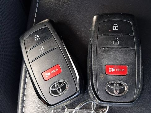 Used 2024 Toyota Corolla SE FWD image 25