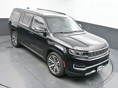 Used 2022 Jeep Grand Wagoneer Series III image 40