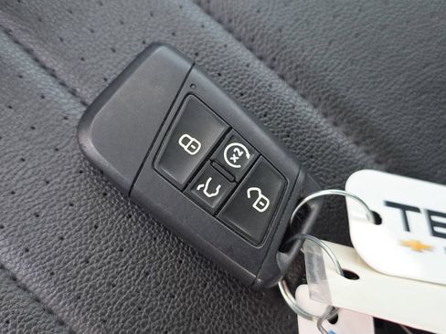 Used 2024 Volkswagen Tiguan SE FWD image 39
