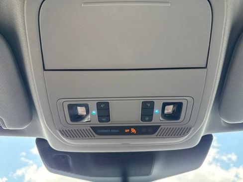 Used 2022 Ford Explorer XLT w/ Equipment Group 202A RWD image 37