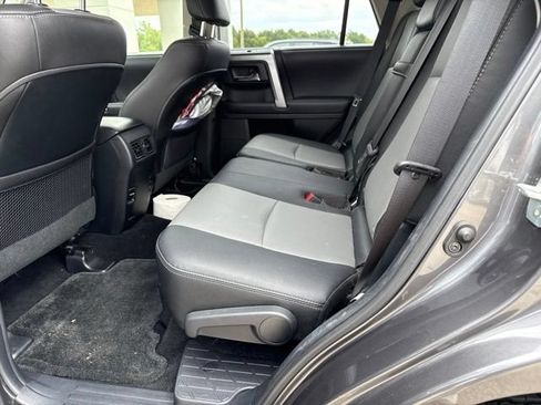 Used 2018 Toyota 4Runner SR5 Premium RWD image 5