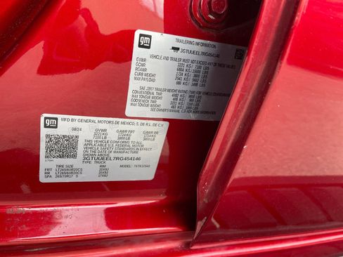 Used 2024 GMC Sierra 1500 AT4 w/ Technology Package image 33