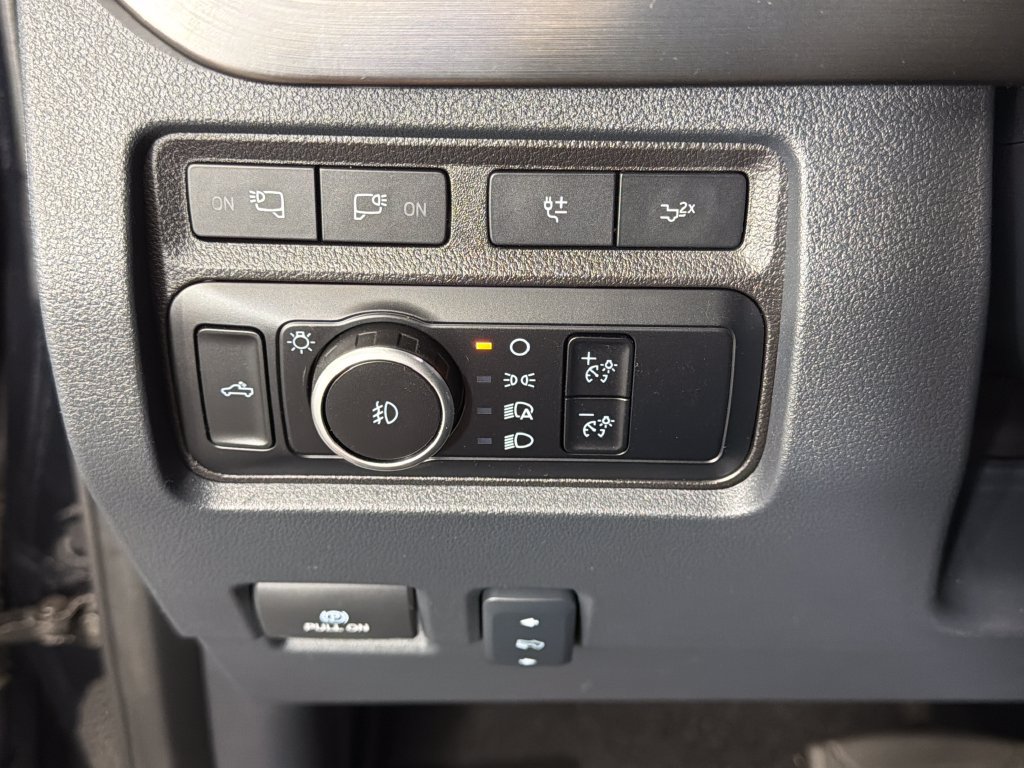 Used 2024 Ford F250 Lariat w/ Lariat Ultimate Package AWD/4WD image 15