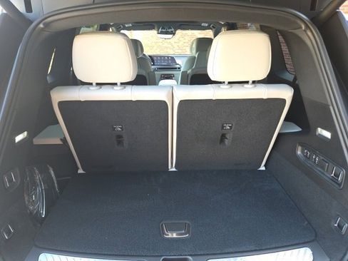 New 2026 Cadillac Vistiq Sport image 16