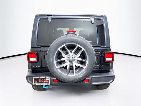 Used 2024 Jeep Wrangler Unlimited w/ LED Headlamp & Fog Lamp Group AWD/4WD image 21