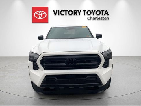 Used 2024 Toyota Tacoma SR image 3