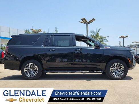 Used 2025 Chevrolet Suburban Z71 AWD/4WD image 10