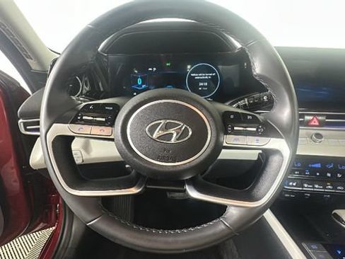 Certified 2023 Hyundai Elantra Limited FWD image 14