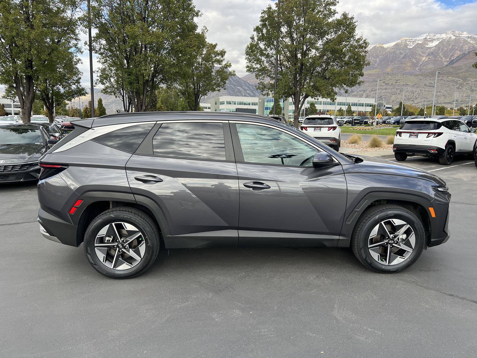 Used 2025 Hyundai Tucson SEL AWD/4WD image 17