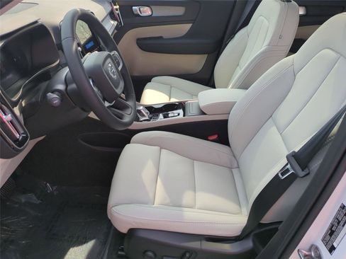 New 2026 Volvo XC40 B5 Plus w/ Protection Package Premier image 15