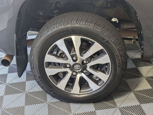 Used 2018 Toyota Tundra Limited w/ Limited Premium Package AWD/4WD image 10