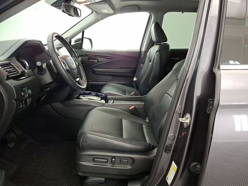 Used 2018 Honda Pilot Touring image 3