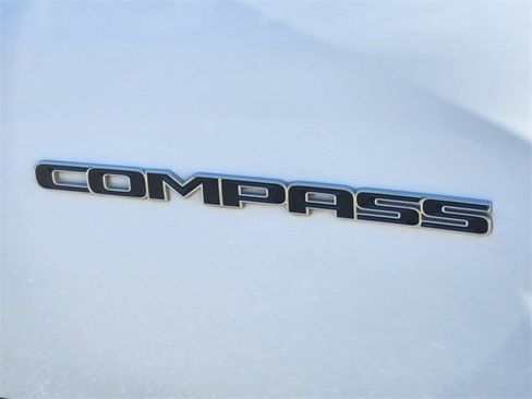 Used 2022 Jeep Compass Limited image 17