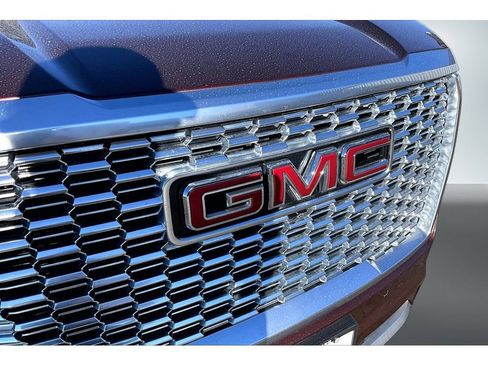 Used 2022 GMC Yukon XL Denali AWD/4WD image 26