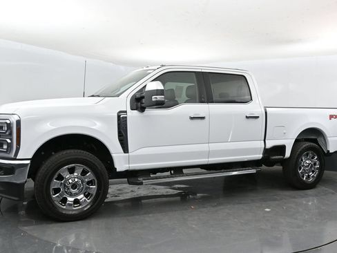 Used 2025 Ford F250 Lariat w/ Chrome Package AWD/4WD image 9