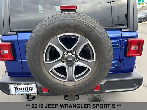 Used 2019 Jeep Wrangler Sport image 14