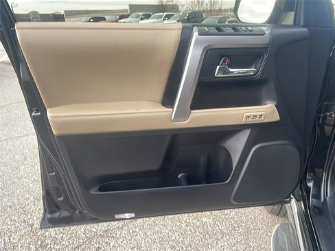 Used 2024 Toyota 4Runner Limited image 20