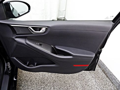 Used 2020 Hyundai Ioniq SE image 11