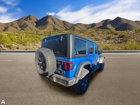 Used 2022 Jeep Wrangler Unlimited Rubicon w/ LED Lighting Group AWD/4WD image 3