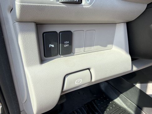 Used 2011 Honda Pilot Touring image 25