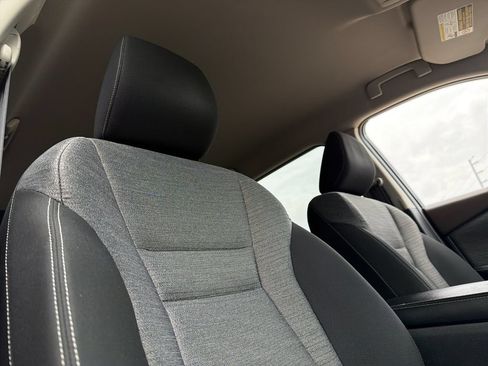 Used 2021 Nissan Rogue S FWD image 16