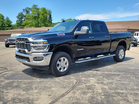 Used 2026 RAM 2500 Big Horn AWD/4WD image 2