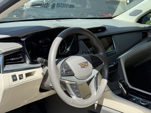 Used 2021 Cadillac XT5 Premium Luxury w/ LPO, Floor Liner Package FWD image 7