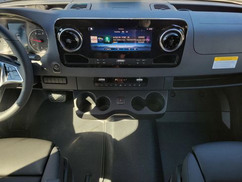 New 2026 Mercedes-Benz Sprinter 2500 image 18