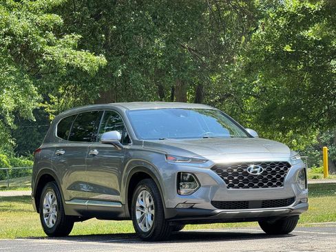 Used 2019 Hyundai Santa Fe SEL w/ Cargo Package FWD image 3