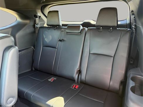 Used 2021 Toyota Highlander XSE FWD image 29