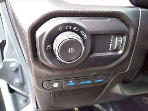 Used 2024 Jeep Wrangler Unlimited w/ Technology Group AWD/4WD image 12