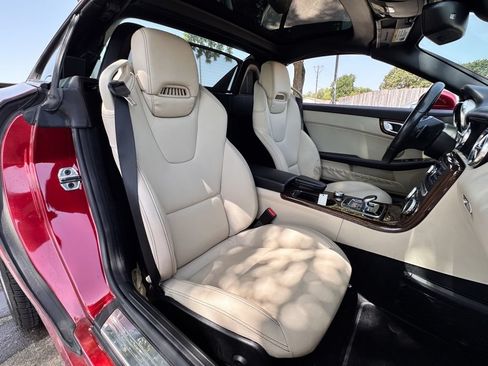 Used 2016 Mercedes-Benz SLK 300 image 25
