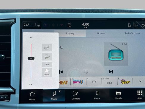New 2026 Chrysler Pacifica Select AWD/4WD image 10