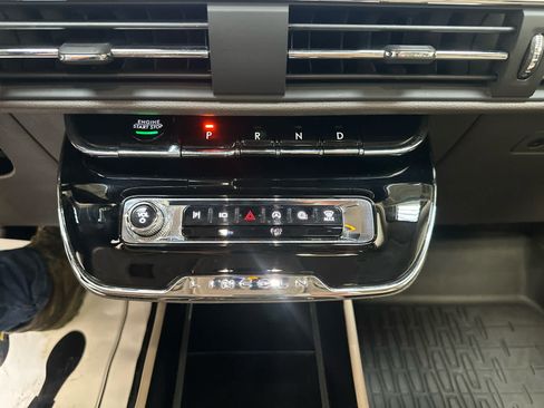 Used 2023 Lincoln Corsair AWD w/ Equipment Group 101A image 18