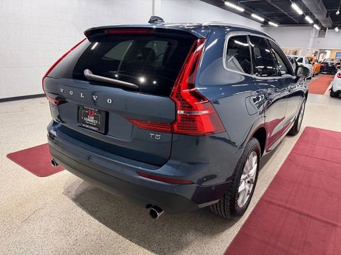 Used 2018 Volvo XC60 T5 Momentum w/ Convenience Package image 12