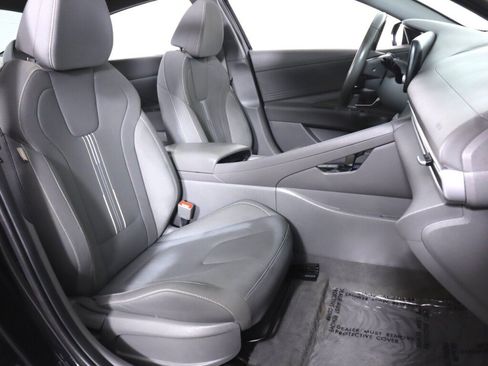 Used 2022 Hyundai Elantra SEL w/ Convenience + Premium Package FWD image 37