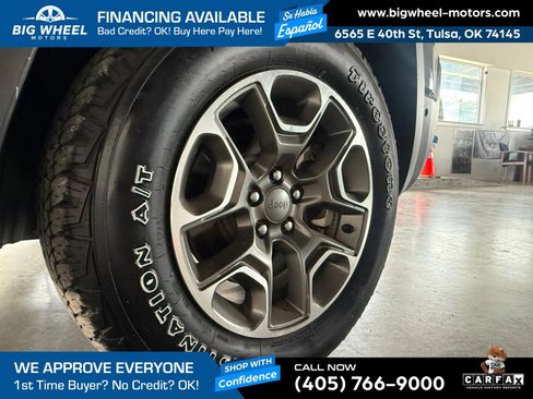 Used 2022 Jeep Cherokee Trailhawk w/ Sound & Nav Group AWD/4WD image 9
