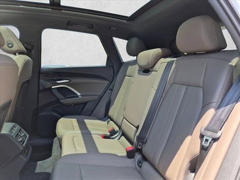 Certified 2025 Audi Q5 Premium w/ Convenience Package AWD/4WD image 20