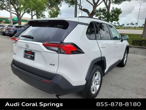 Used 2021 Toyota RAV4 XLE w/ Convenience Package FWD image 8