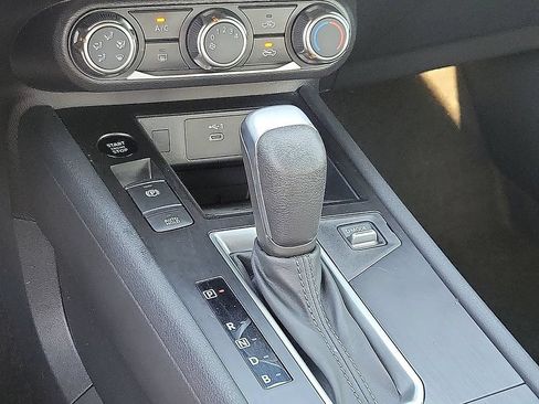 Used 2025 Nissan Kicks SV w/ Illumination Package FWD image 17