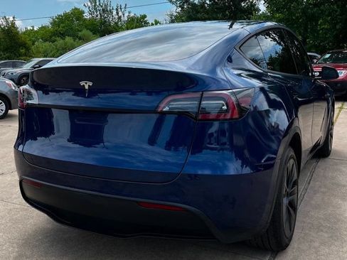 Used 2025 Tesla Model Y Long Range RWD image 7