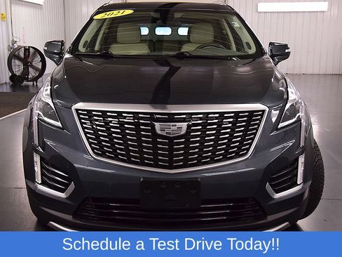Used 2021 Cadillac XT5 Premium Luxury FWD image 2